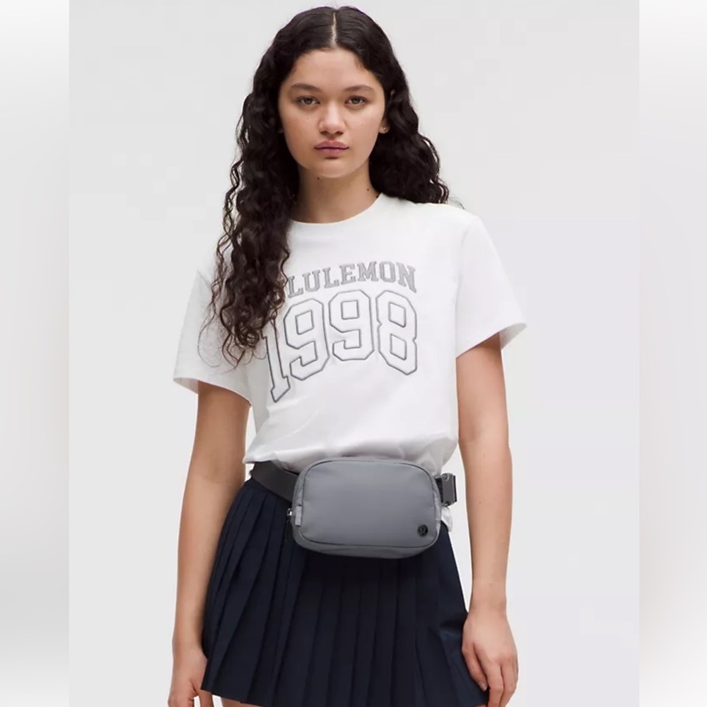 Lululemon Large 2L Everywhere belt bag